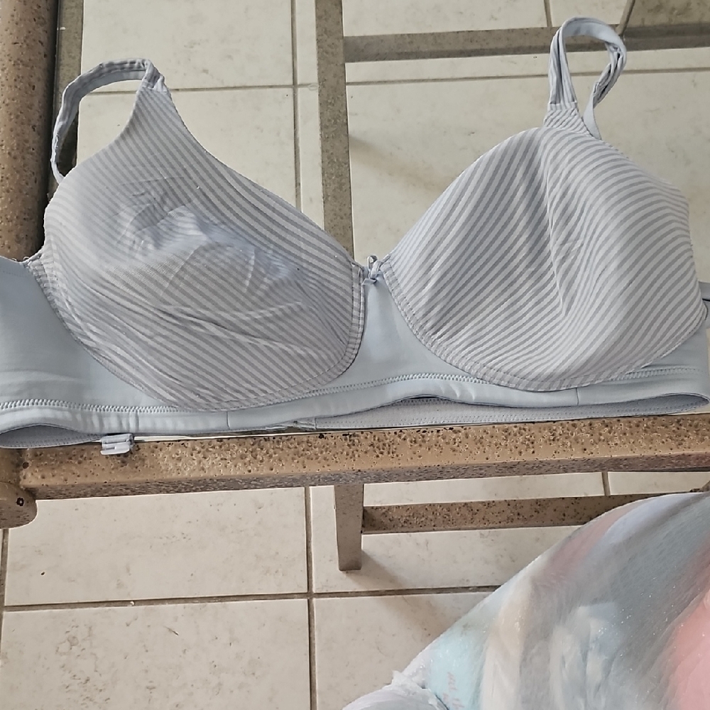 Vanity Fair Light Gray Striped Bra